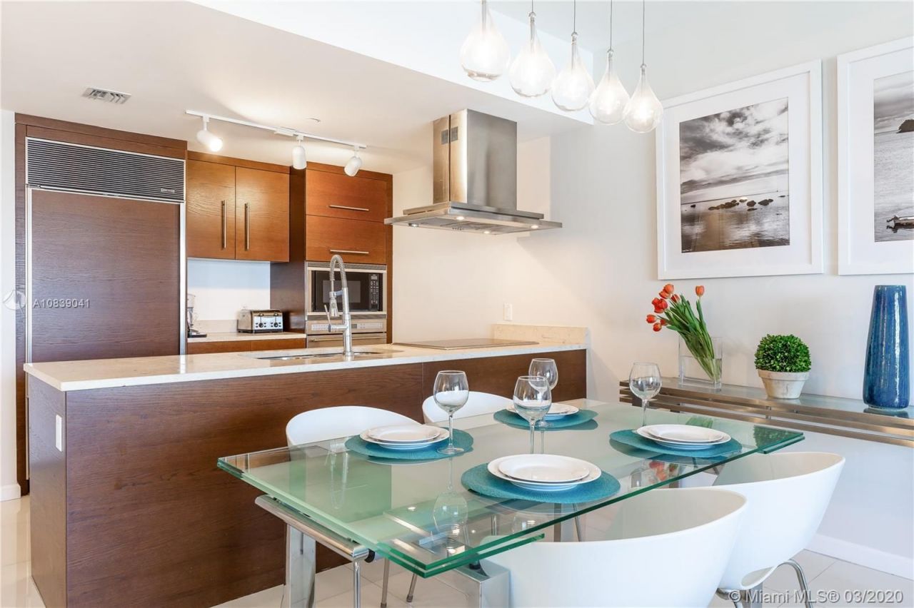 Квартира в Майами, США, 80 м2 фото 2