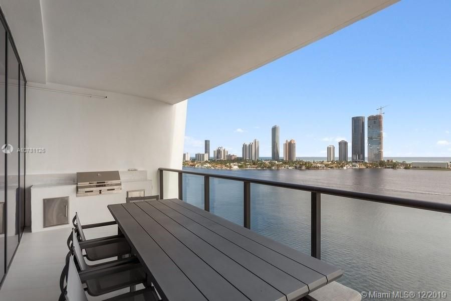 Квартира в Майами, США, 320 м2 фото 2