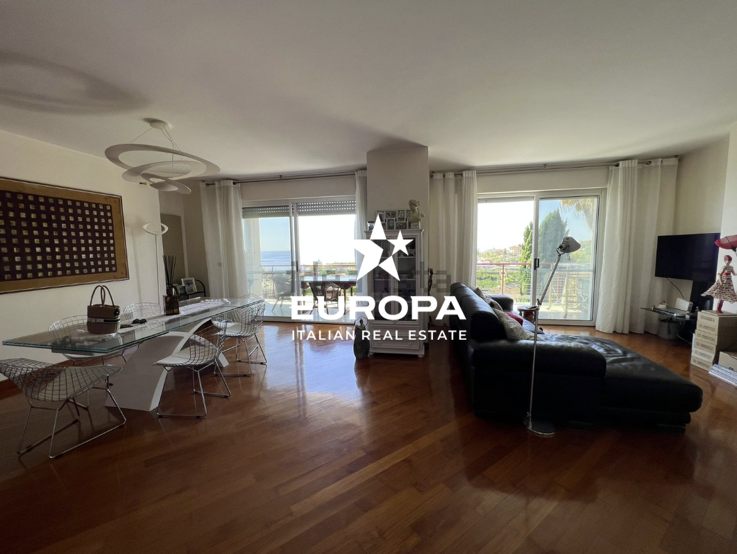 Пентхаус в Сан-Ремо, Италия, 190 м2 фото 3