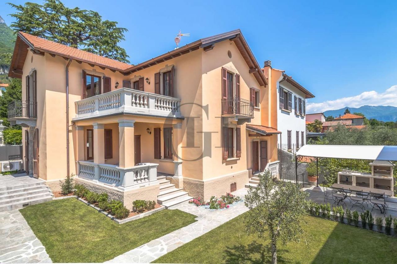 Вилла у озера Комо, Италия, 260 м2 фото 1