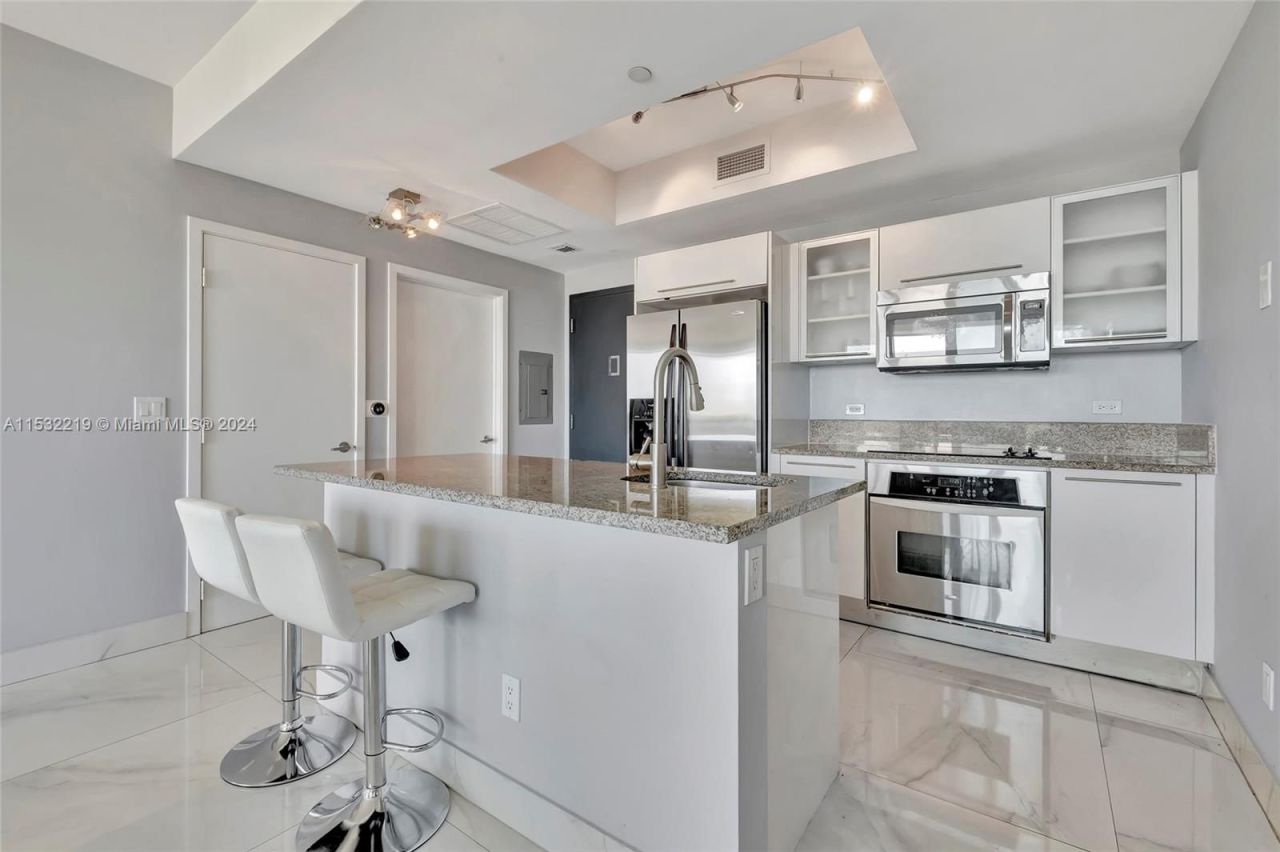 Квартира в Майами, США, 80 м2 фото 2