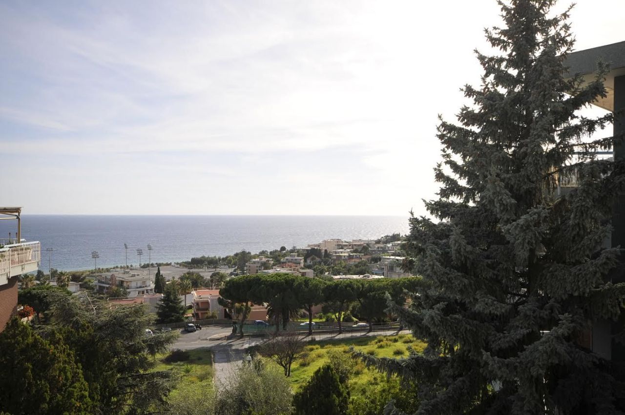 Квартира в Сан-Ремо, Италия, 80 м2 фото 4