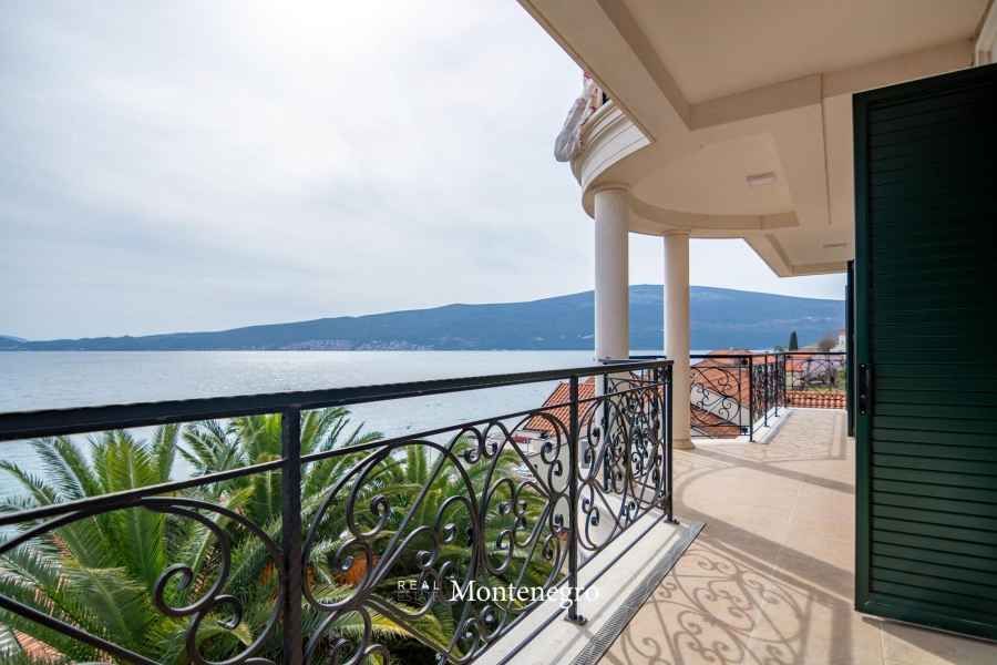 Вилла в Херцег-Нови, Черногория, 550 м2 фото 5