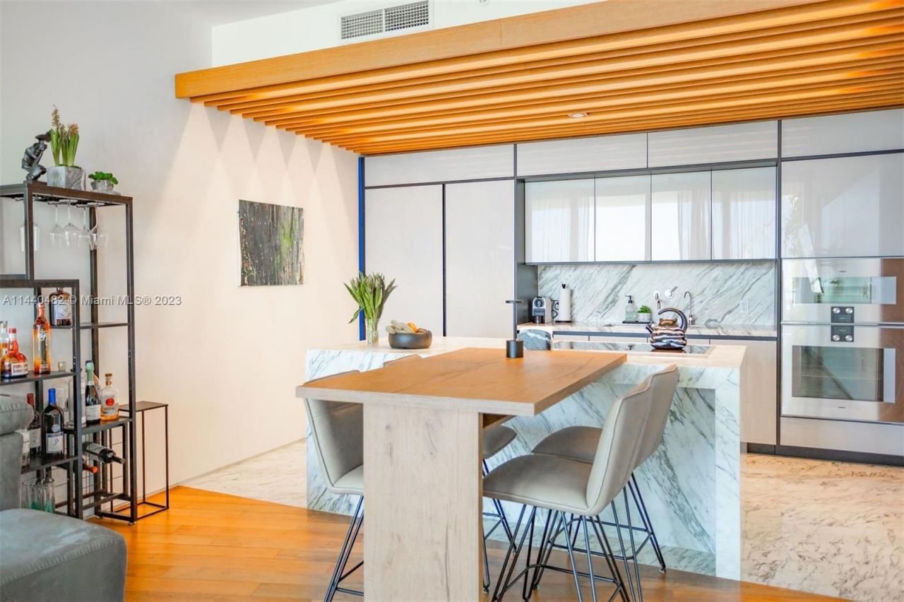 Квартира в Майами, США, 120 м2 фото 2