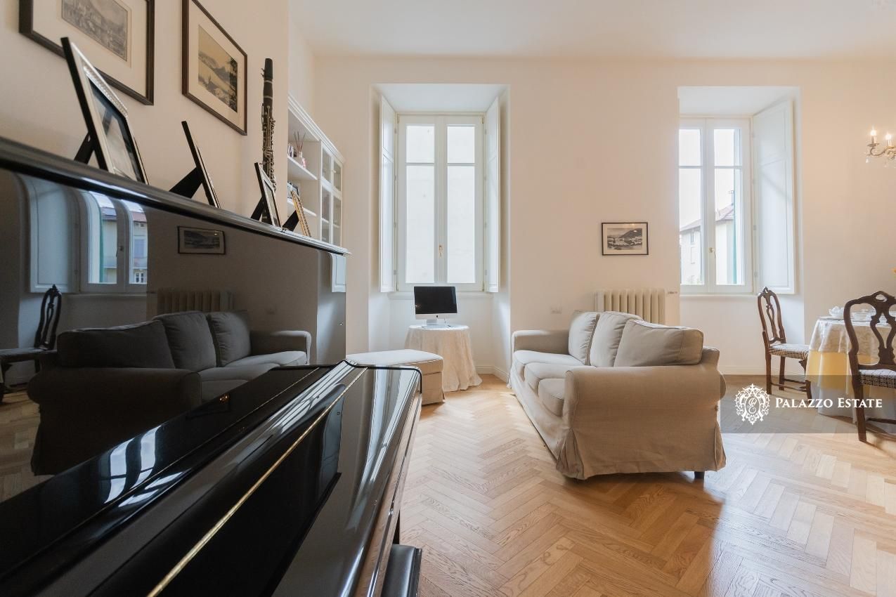 Апартаменты у озера Комо, Италия, 168 м2 фото 2