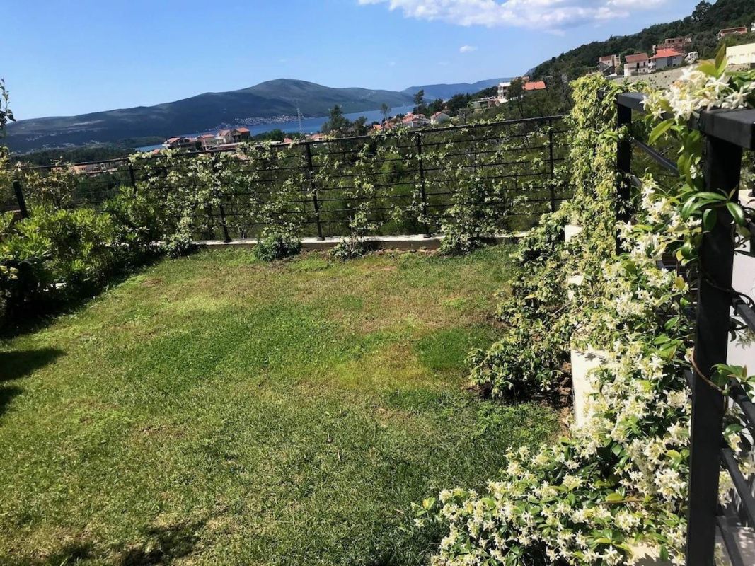 Дом в Тивате, Черногория, 98 м2 фото 3