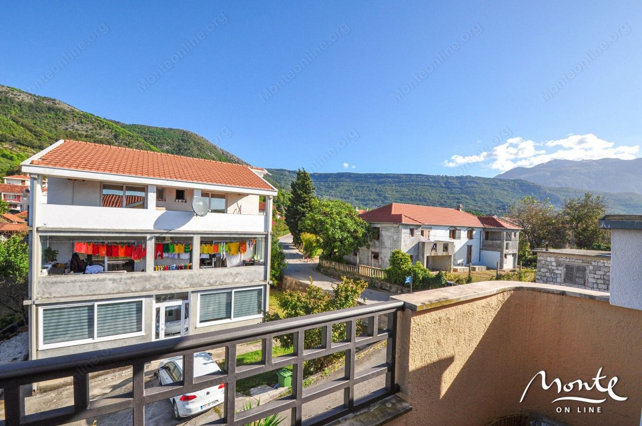 Квартира в Тивате, Черногория, 50 м2 фото 4