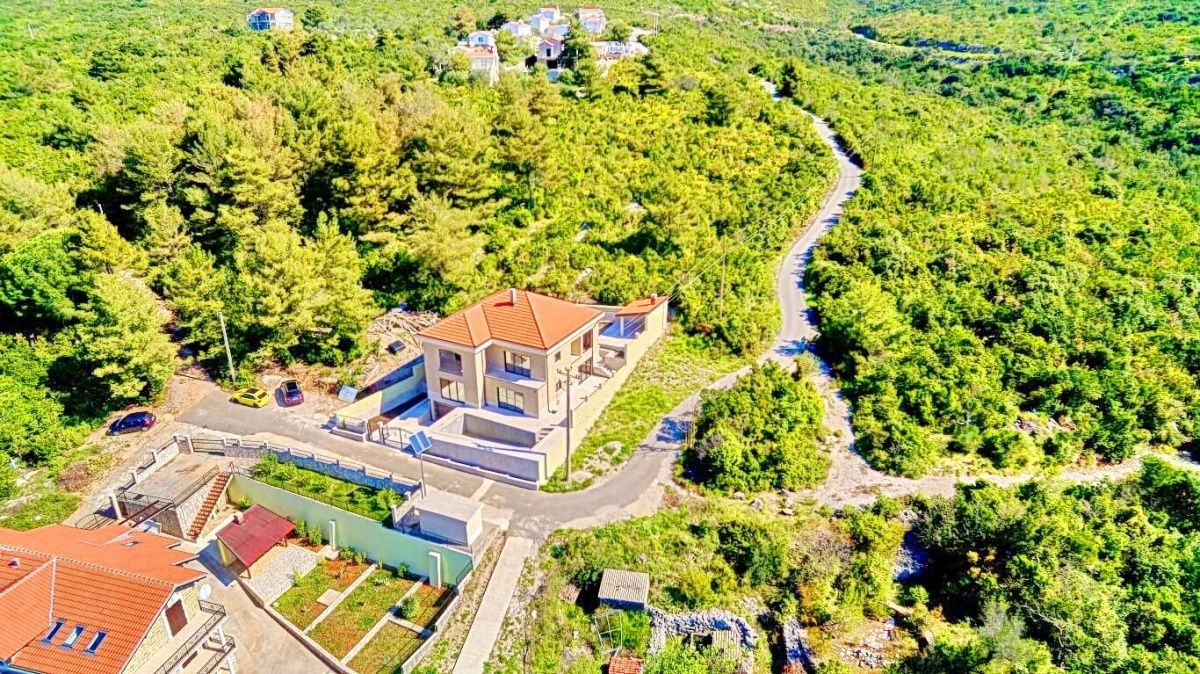 Дом в Херцег-Нови, Черногория, 313 м2 фото 2