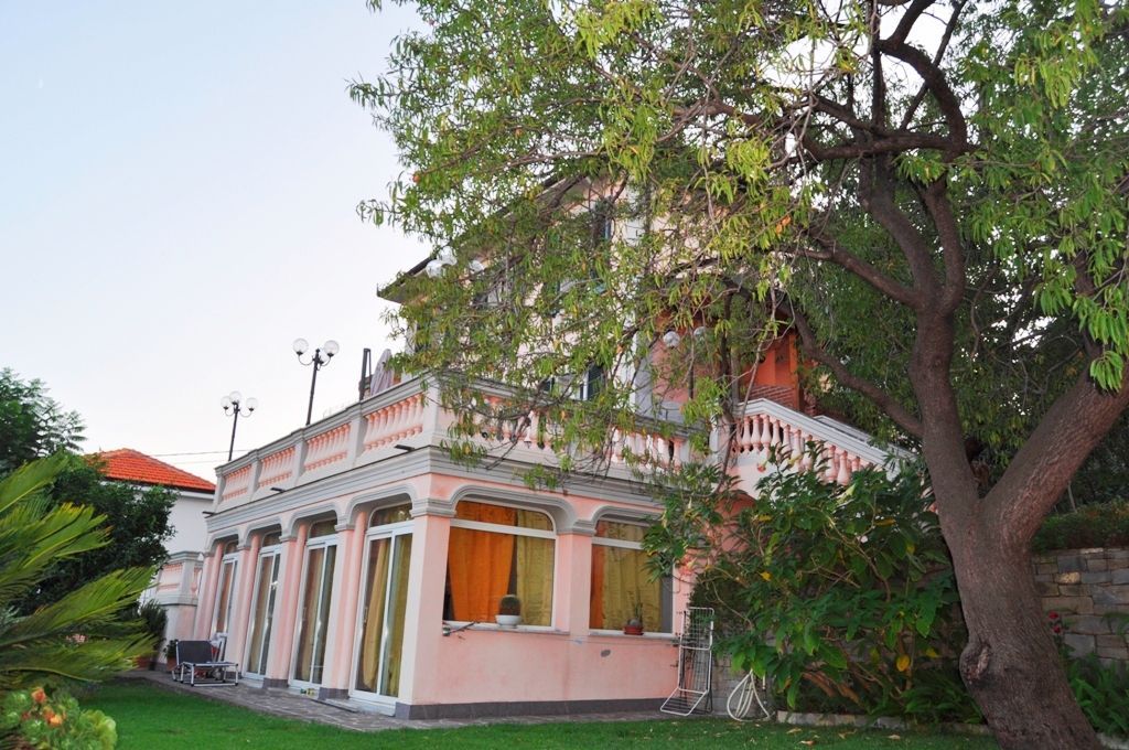 Вилла в Сан-Ремо, Италия, 345 м2 фото 2