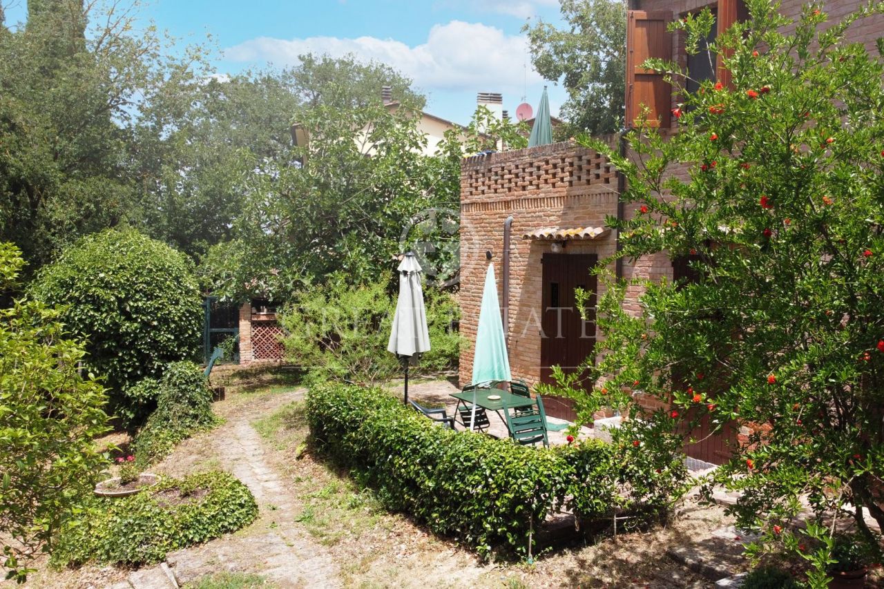 Дом в Кастильоне-дель-Лаго, Италия, 232.35 м2 фото 3