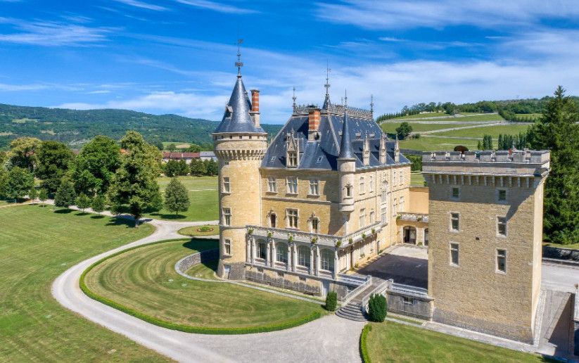 Замок в Бургундии, Франция, 2 400 м2 фото 2