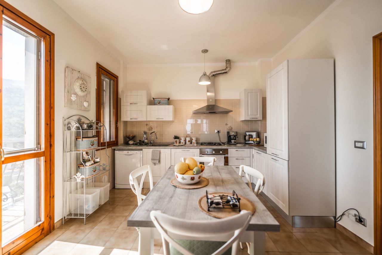 Вилла в Сан-Ремо, Италия, 310 м2 фото 3
