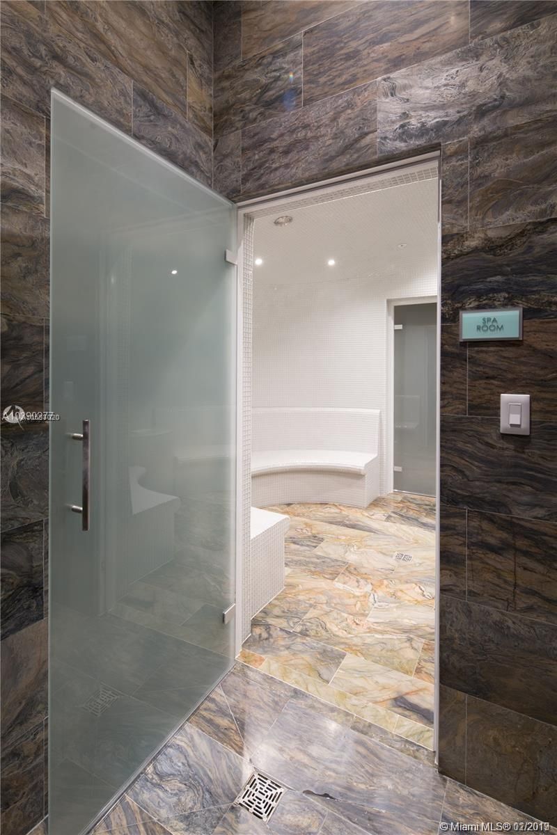 Квартира в Майами, США, 250 м2 фото 2