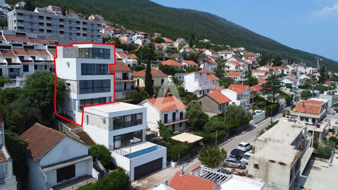 Вилла в Тивате, Черногория, 200 м2 фото 5