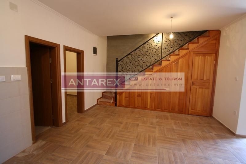 Апартаменты в Херцег-Нови, Черногория, 105 м2 фото 2