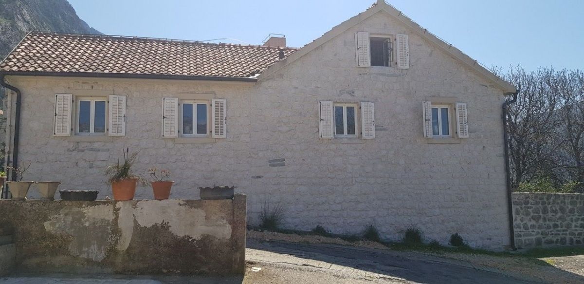 Квартира в Которе, Черногория, 96 м2 фото 3
