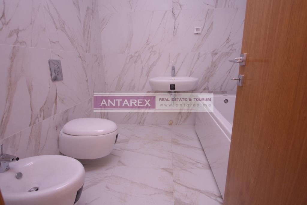 Апартаменты в Доброте, Черногория, 74 м2 фото 3