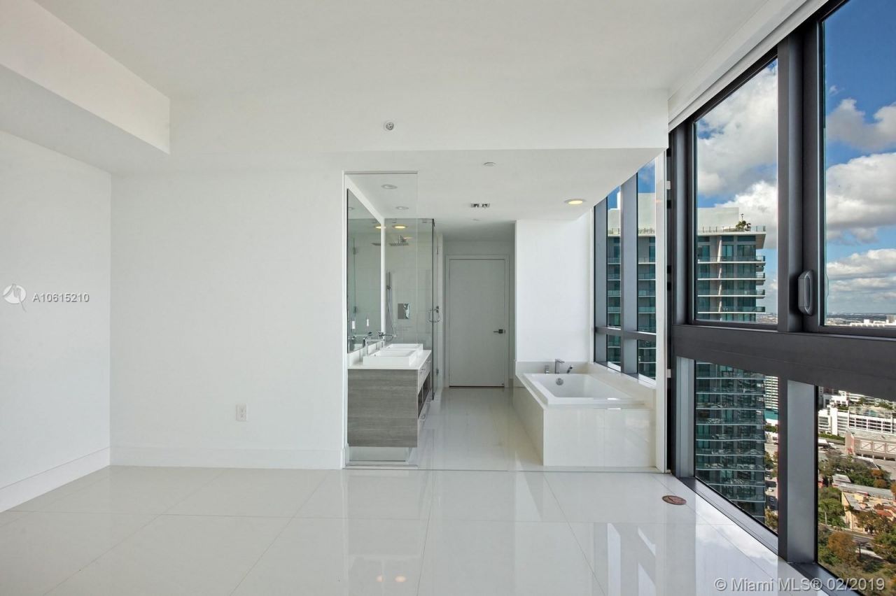 Квартира в Майами, США, 90 м2 фото 2