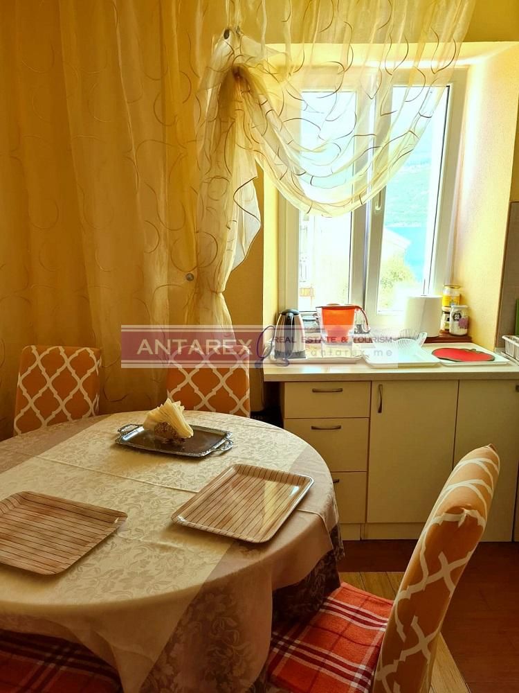 Апартаменты в Херцег-Нови, Черногория, 73 м2 фото 3
