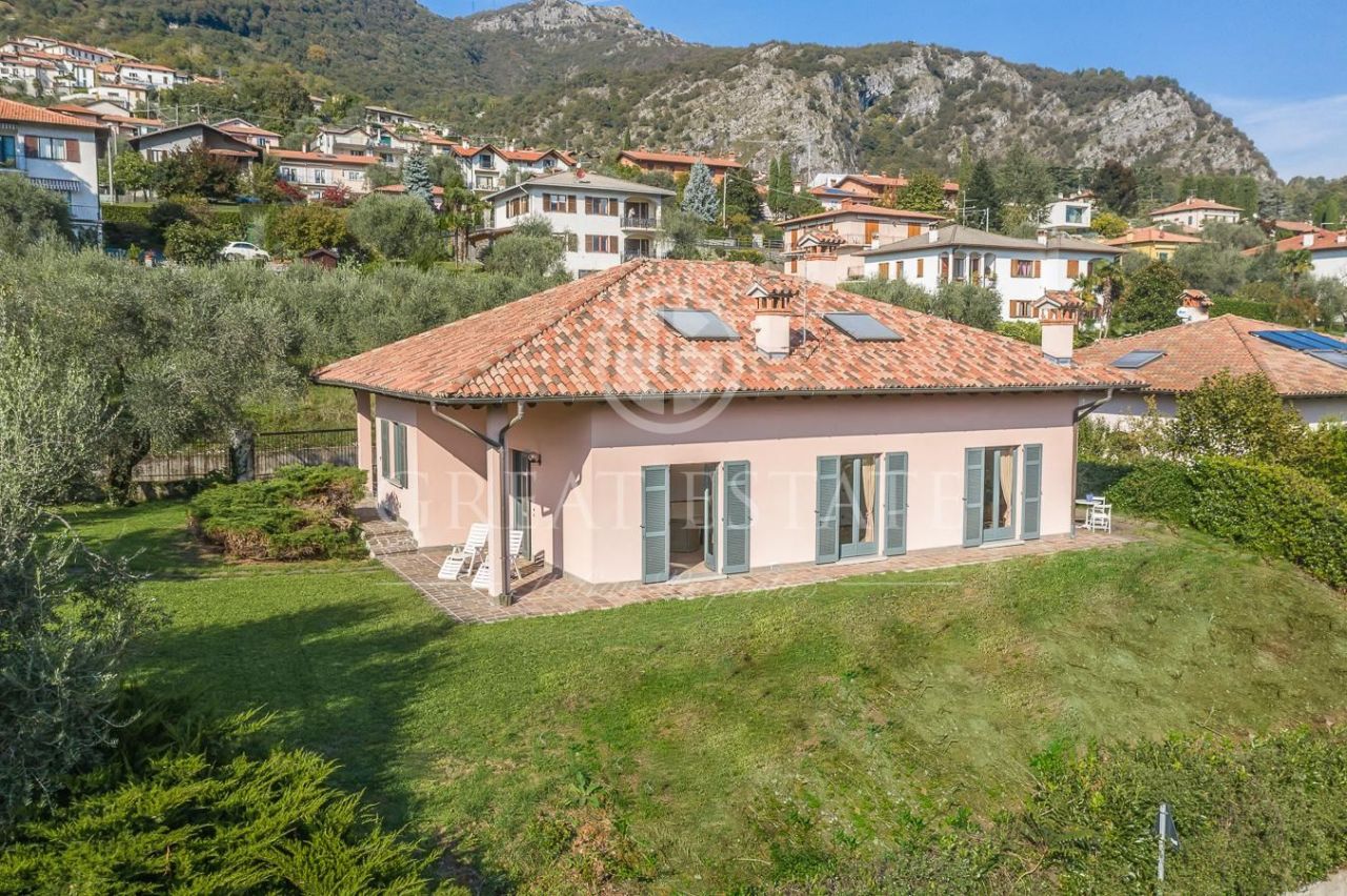 Вилла у озера Комо, Италия, 380 м2 фото 2
