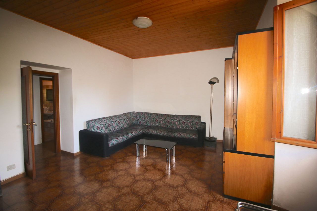 Апартаменты у озера Комо, Италия, 80 м2 фото 2