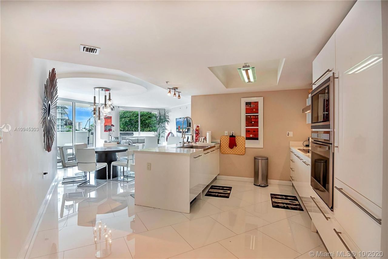 Квартира в Майами, США, 140 м2 фото 3