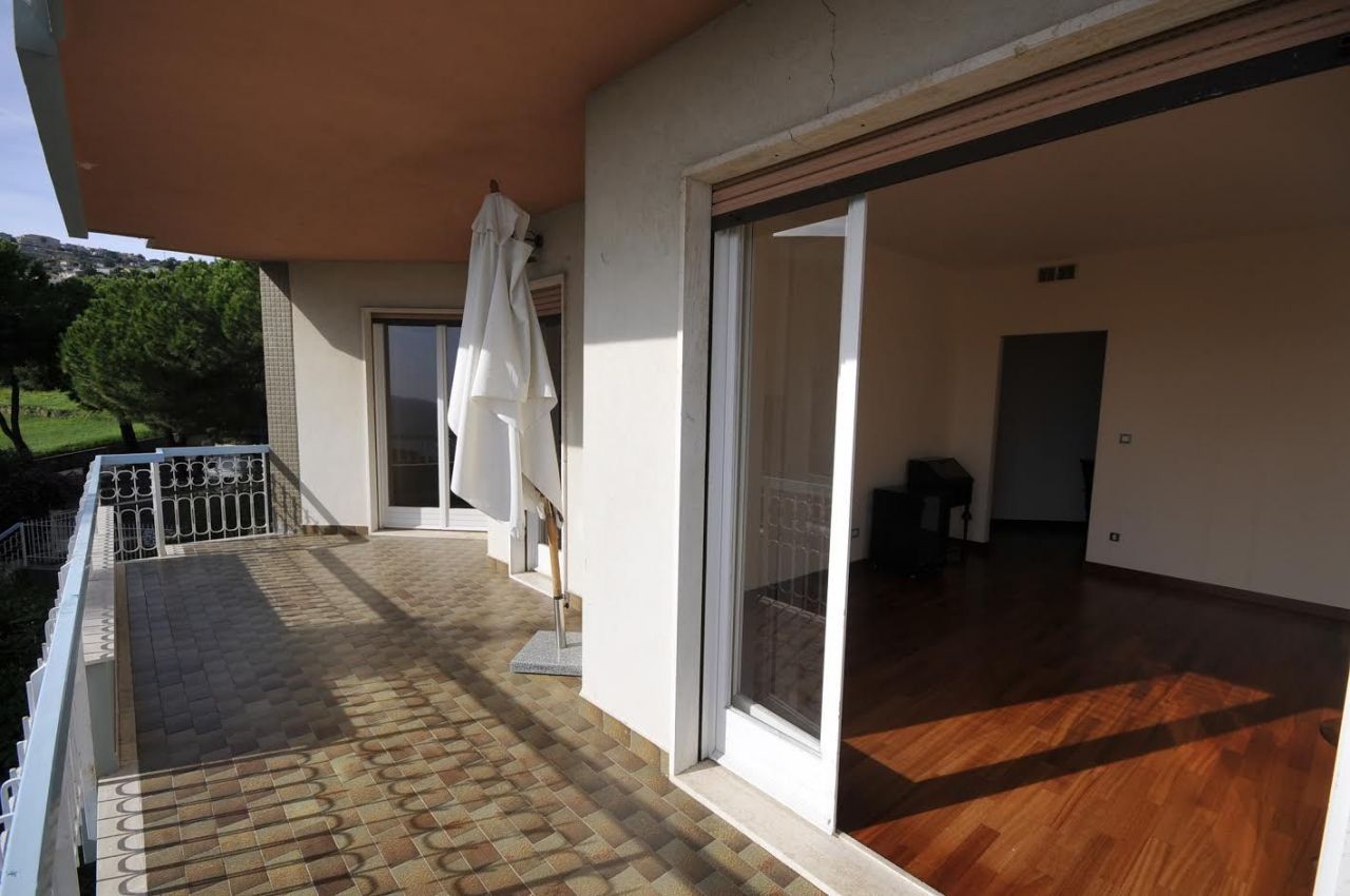 Квартира в Сан-Ремо, Италия, 80 м2 фото 3