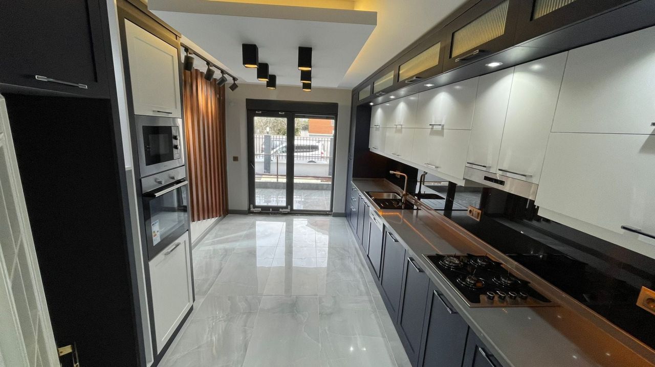 Коттедж в Анталии, Турция, 300 м2 фото 3