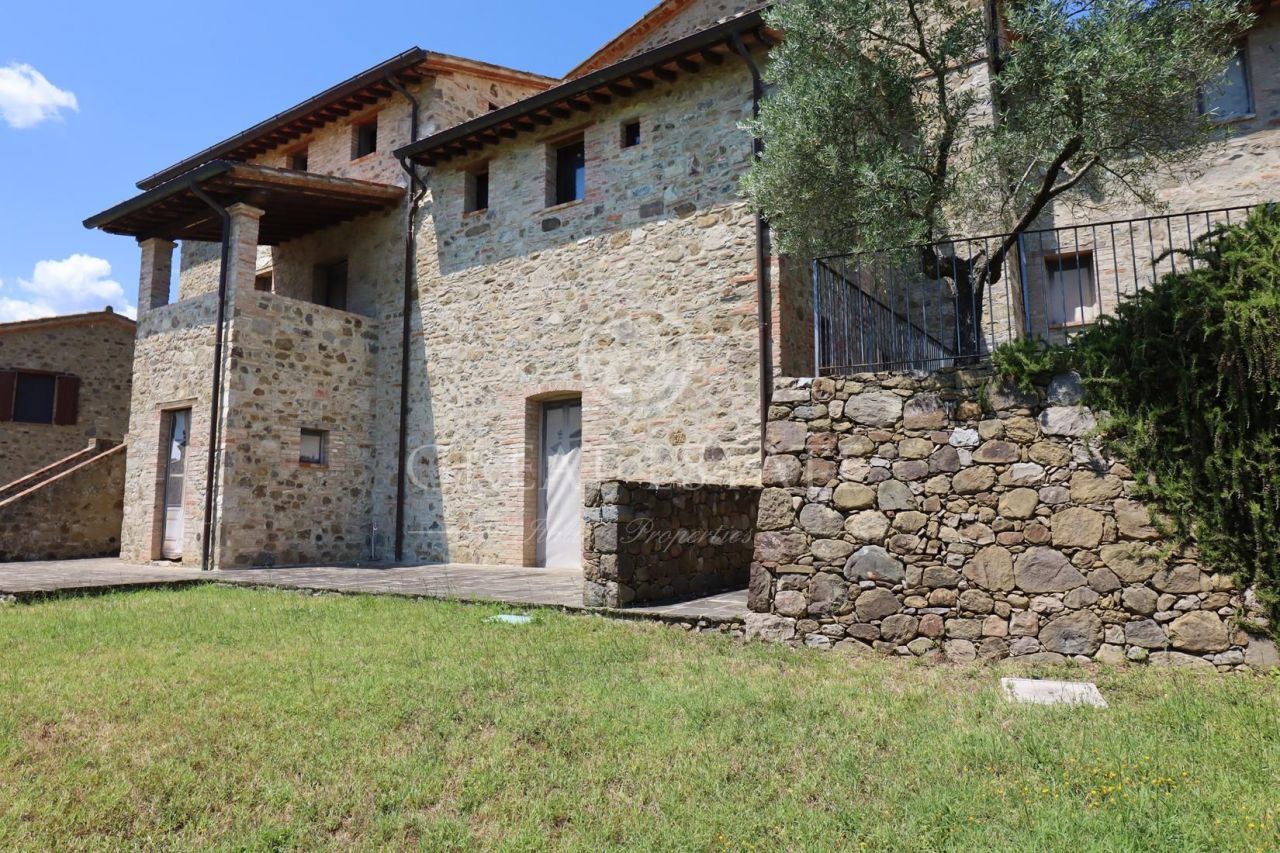 Дом в Умбертиде, Италия, 285.75 м2 фото 2