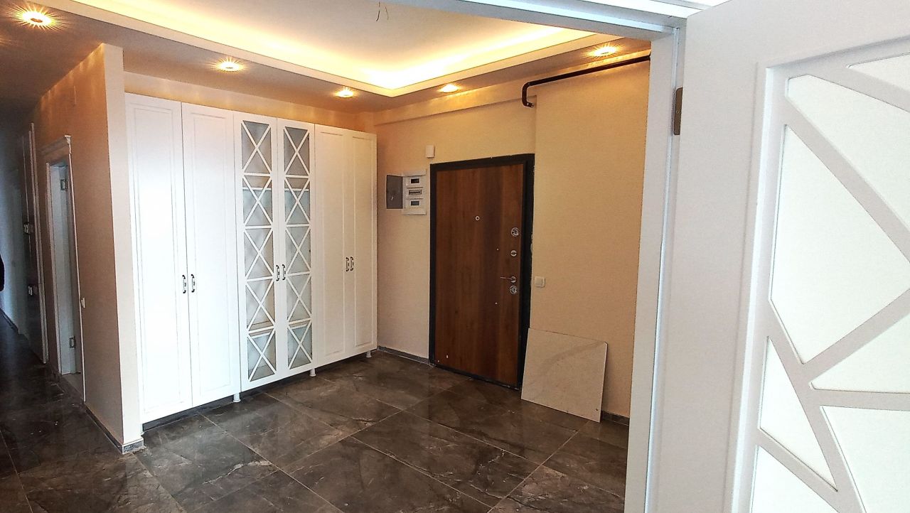 Квартира в Мерсине, Турция, 240 м2 фото 2