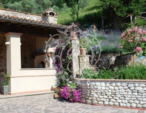 Вилла в Камайоре, Италия, 40 000 м2 фото 4