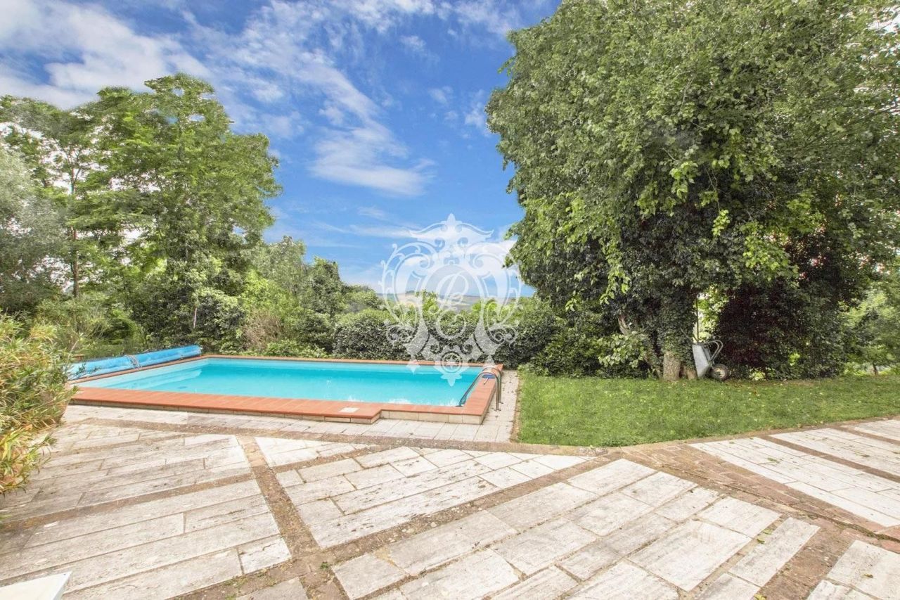 Дом в Сиене, Италия, 340 м2 фото 2