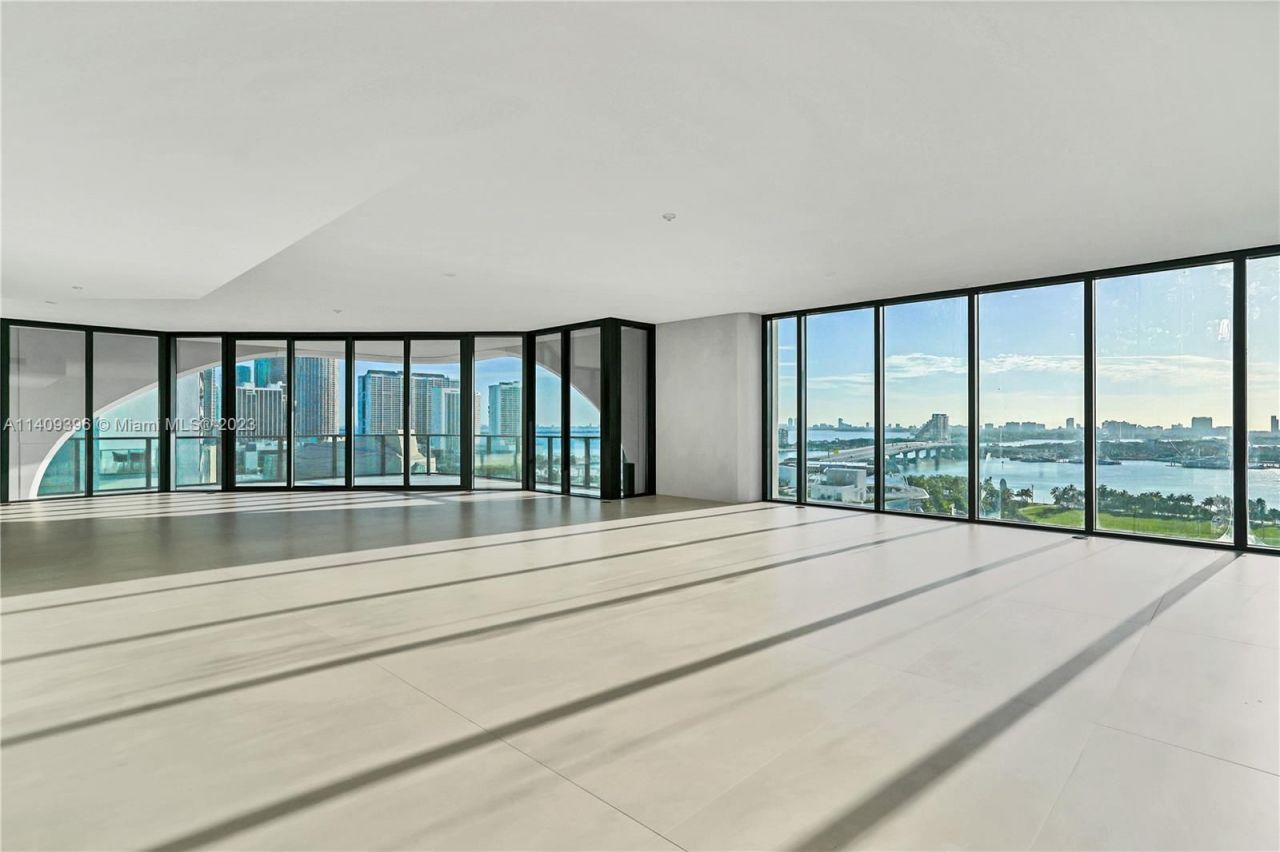 Квартира в Майами, США, 450 м2 фото 2