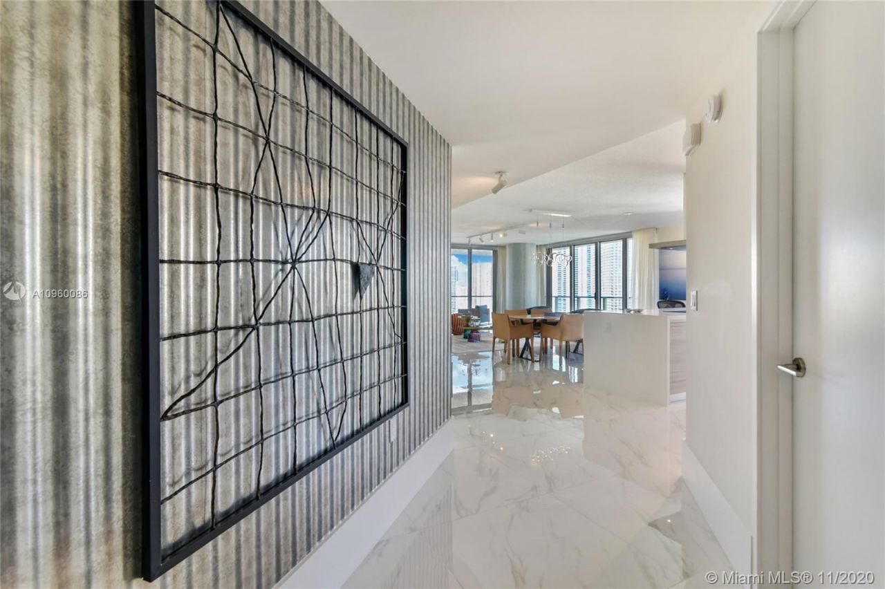 Квартира в Майами, США, 170 м2 фото 2