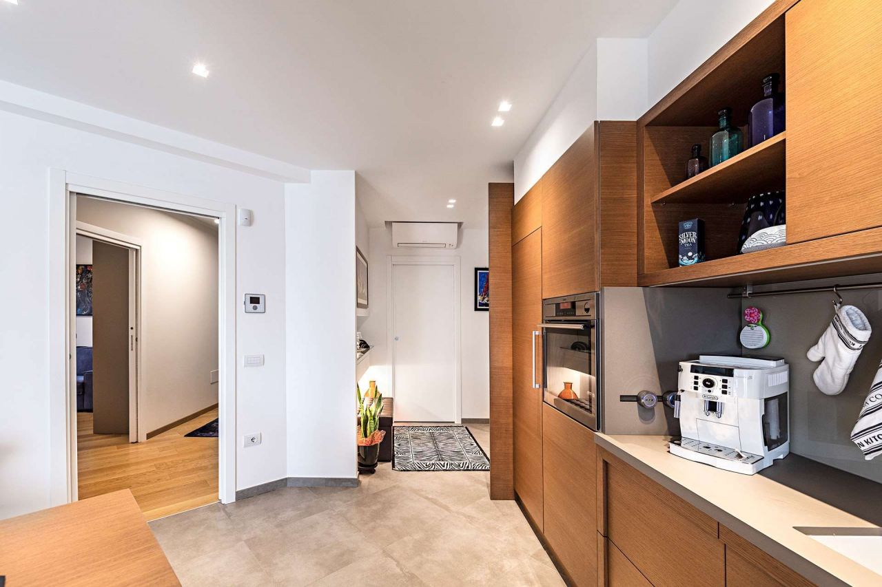 Апартаменты у озера Гарда, Италия, 87 м2 фото 4