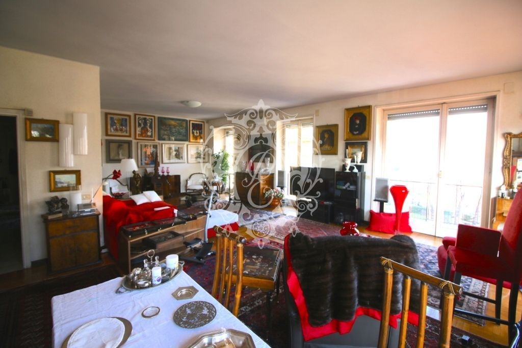 Апартаменты у озера Комо, Италия, 270 м2 фото 4