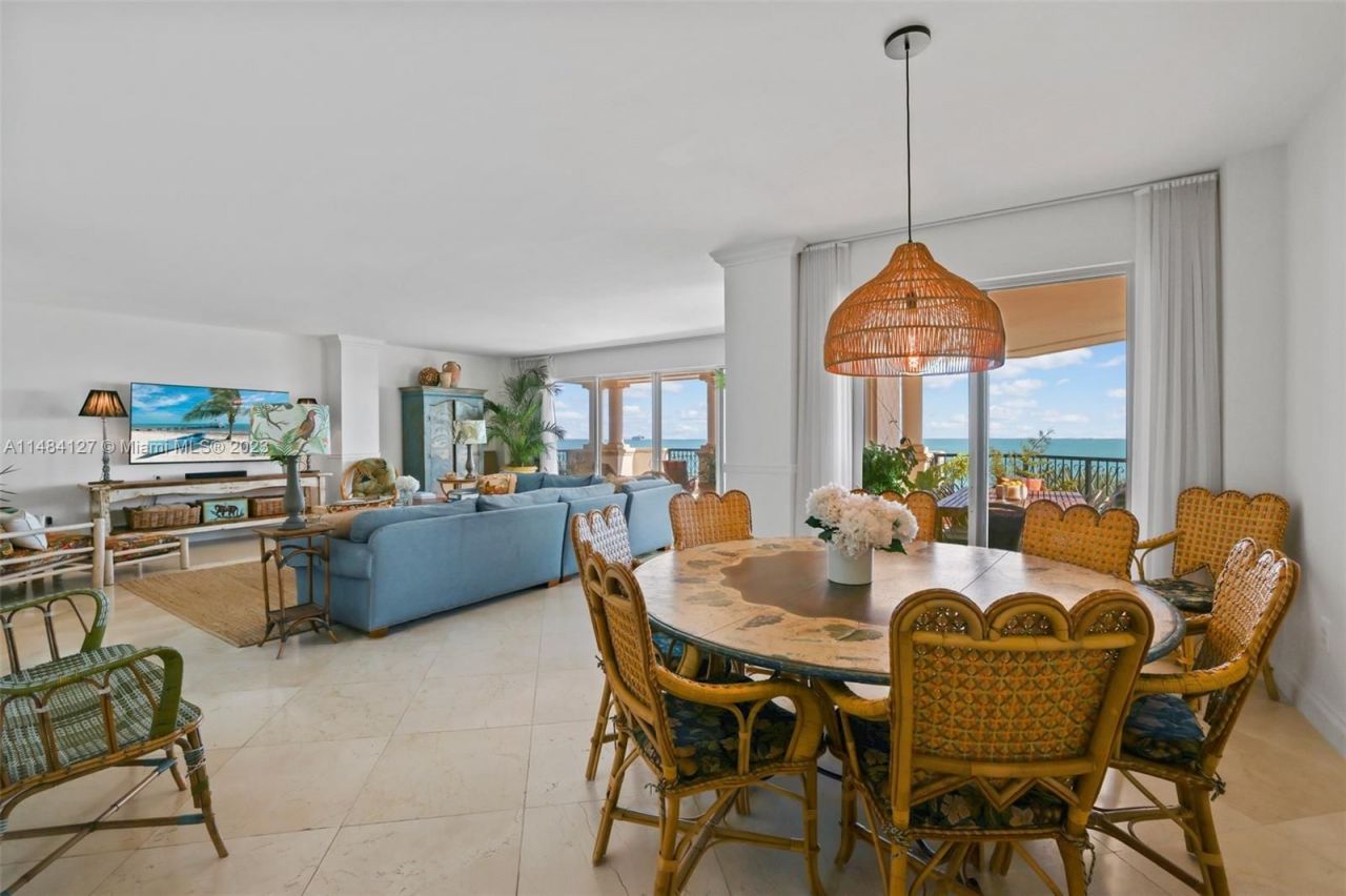 Квартира в Майами, США, 300 м2 фото 5