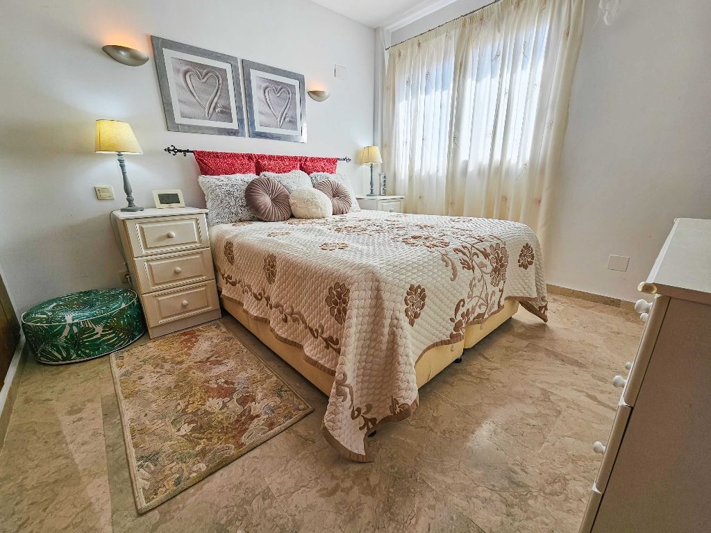 Апартаменты в Пунта Приме, Испания, 76 м2 фото 2