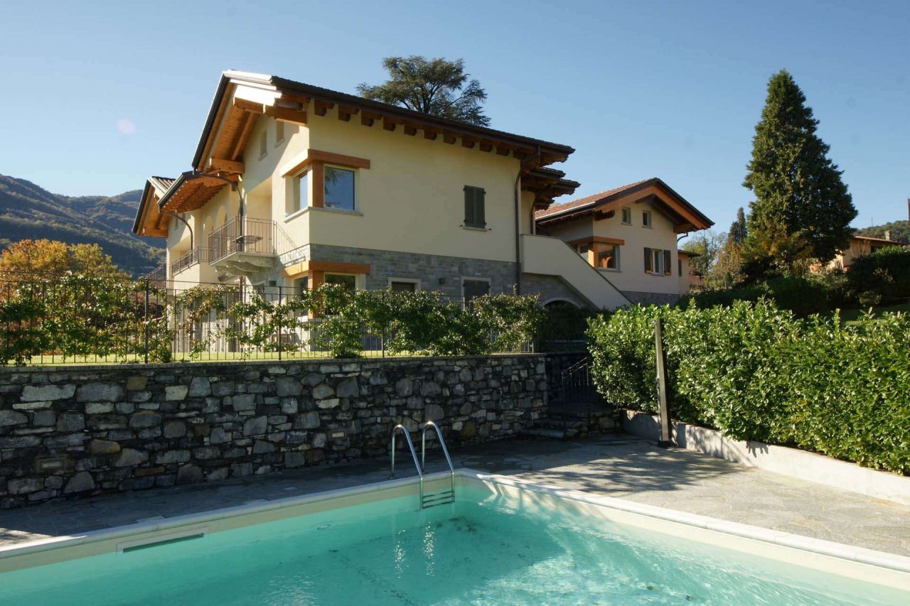 Квартира у озера Комо, Италия, 103 м2 фото 2