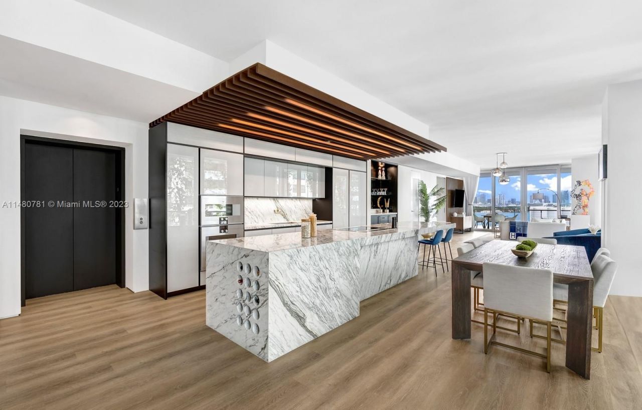 Квартира в Майами, США, 250 м2 фото 2
