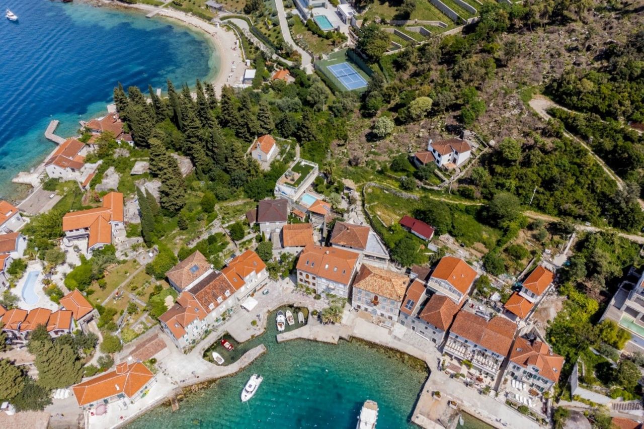 Вилла в Херцег-Нови, Черногория, 220 м2 фото 5