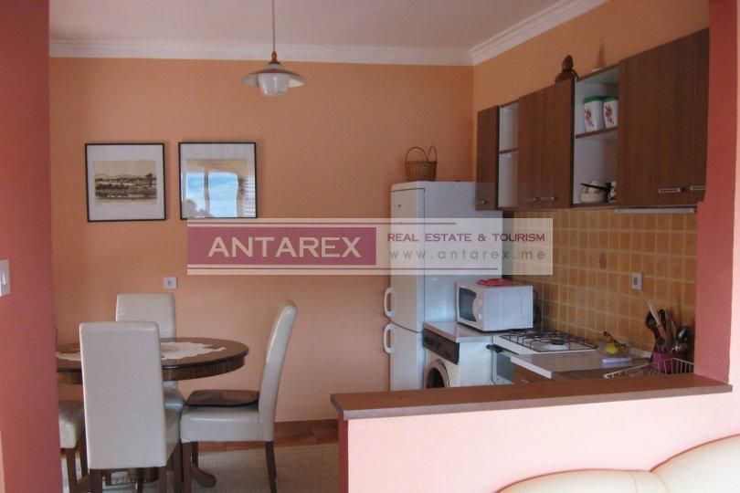 Апартаменты в Херцег-Нови, Черногория, 75 м2 фото 5