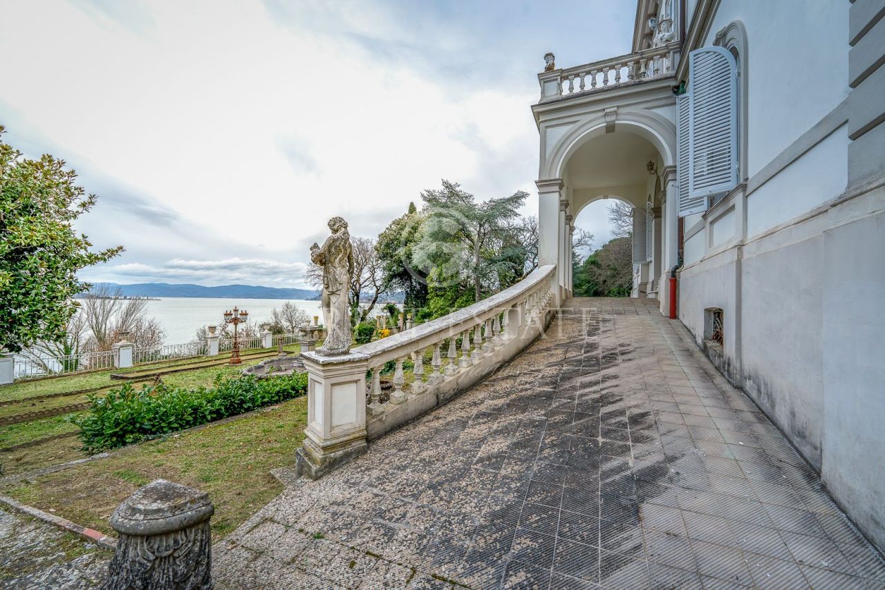 Вилла в Маджоне, Италия, 636.6 м2 фото 1