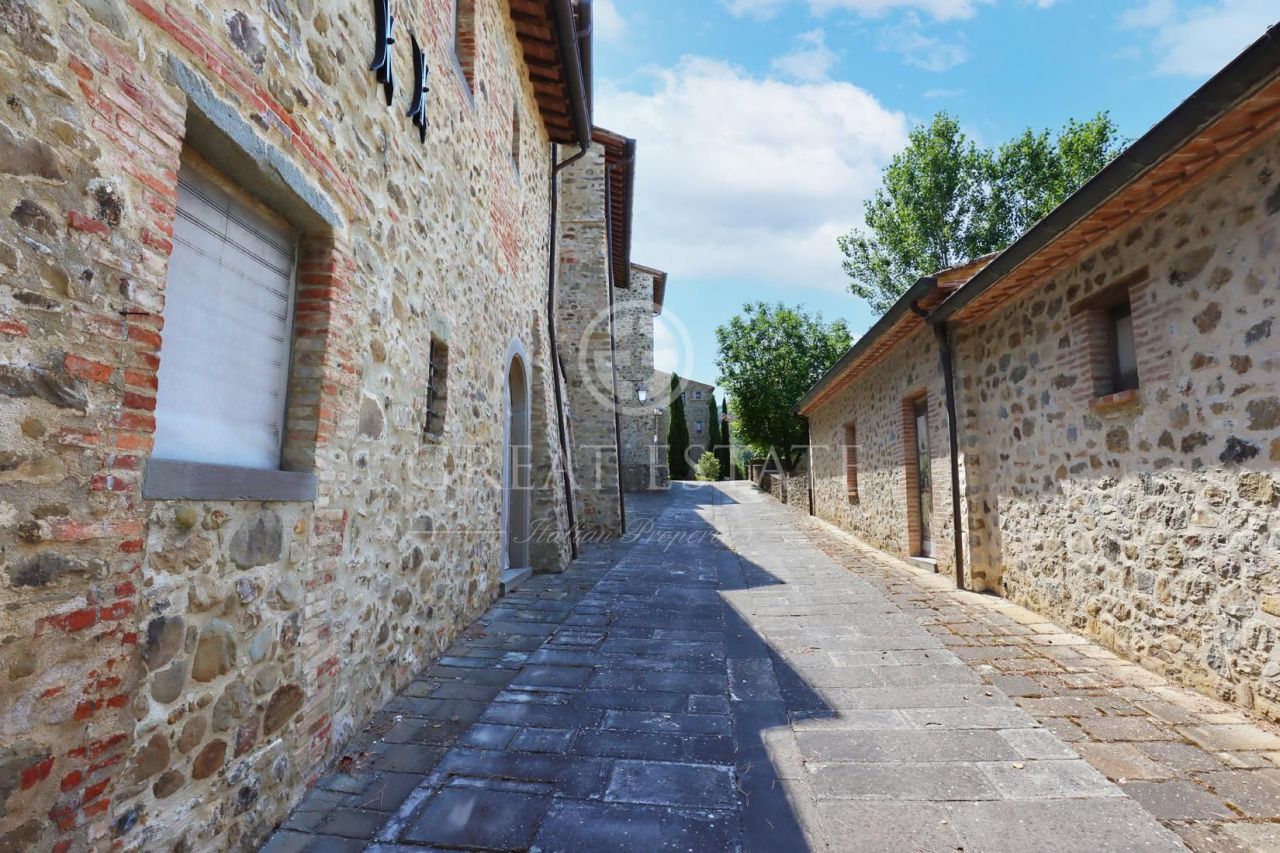 Дом в Умбертиде, Италия, 226 м2 фото 3