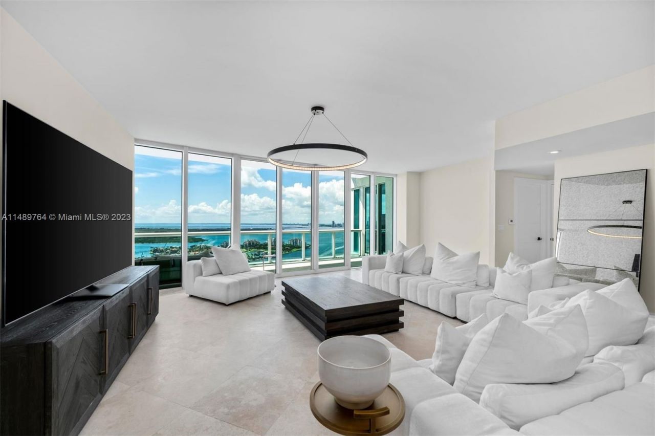 Квартира в Майами, США, 250 м2 фото 2