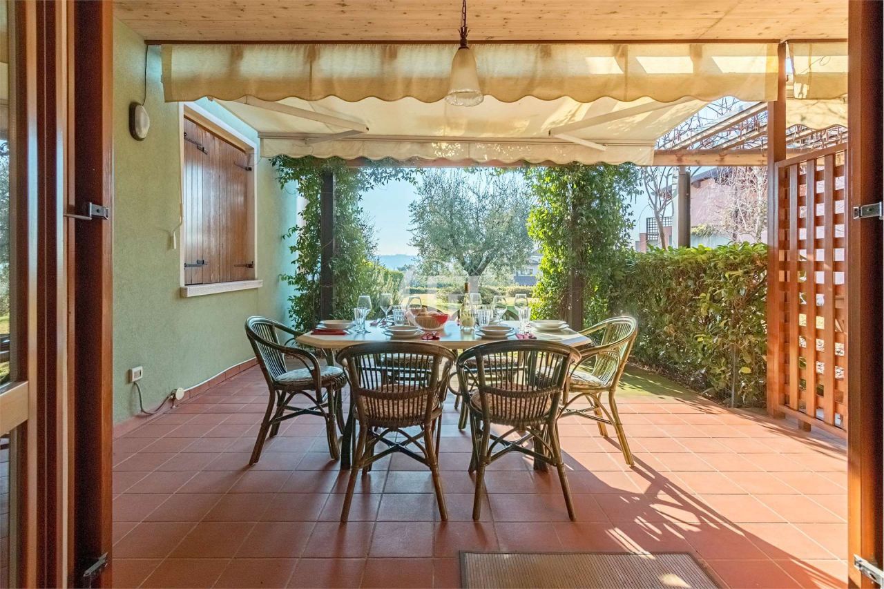 Квартира у озера Гарда, Италия, 85 м2 фото 5