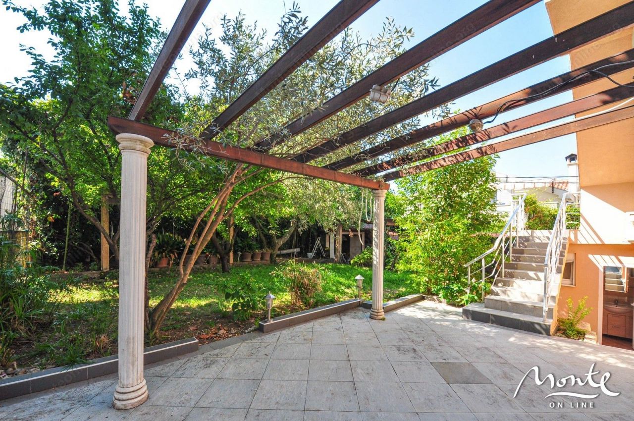 Дом в Тивате, Черногория, 220 м2 фото 2