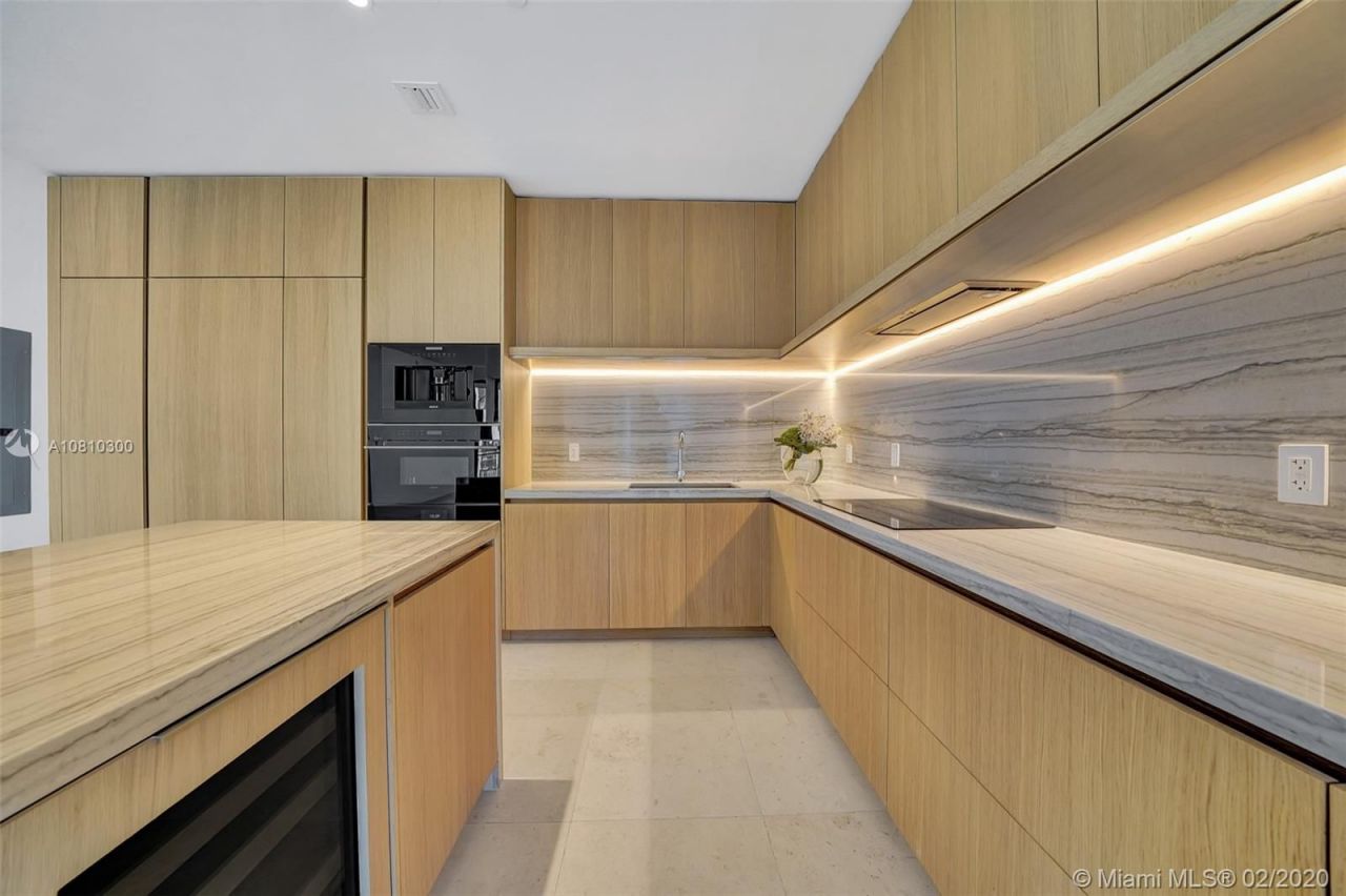 Квартира в Майами, США, 150 м2 фото 2