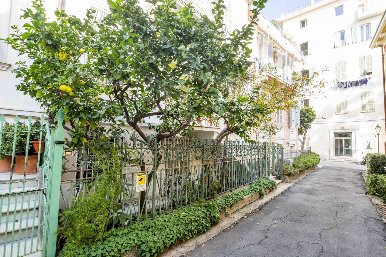 Вилла в Сан-Ремо, Италия, 246 м2 фото 2