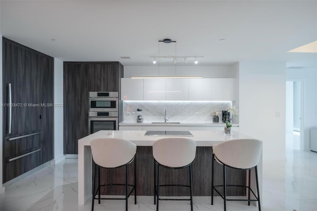 Квартира в Майами, США, 200 м2 фото 2